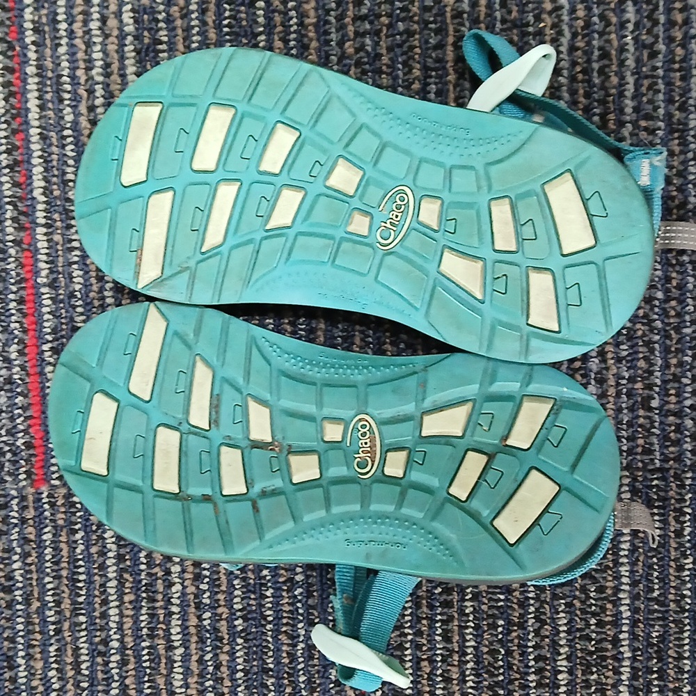 Chaco youth Teal and Gray Sandal Youth size 2 - Picture 3 of 6